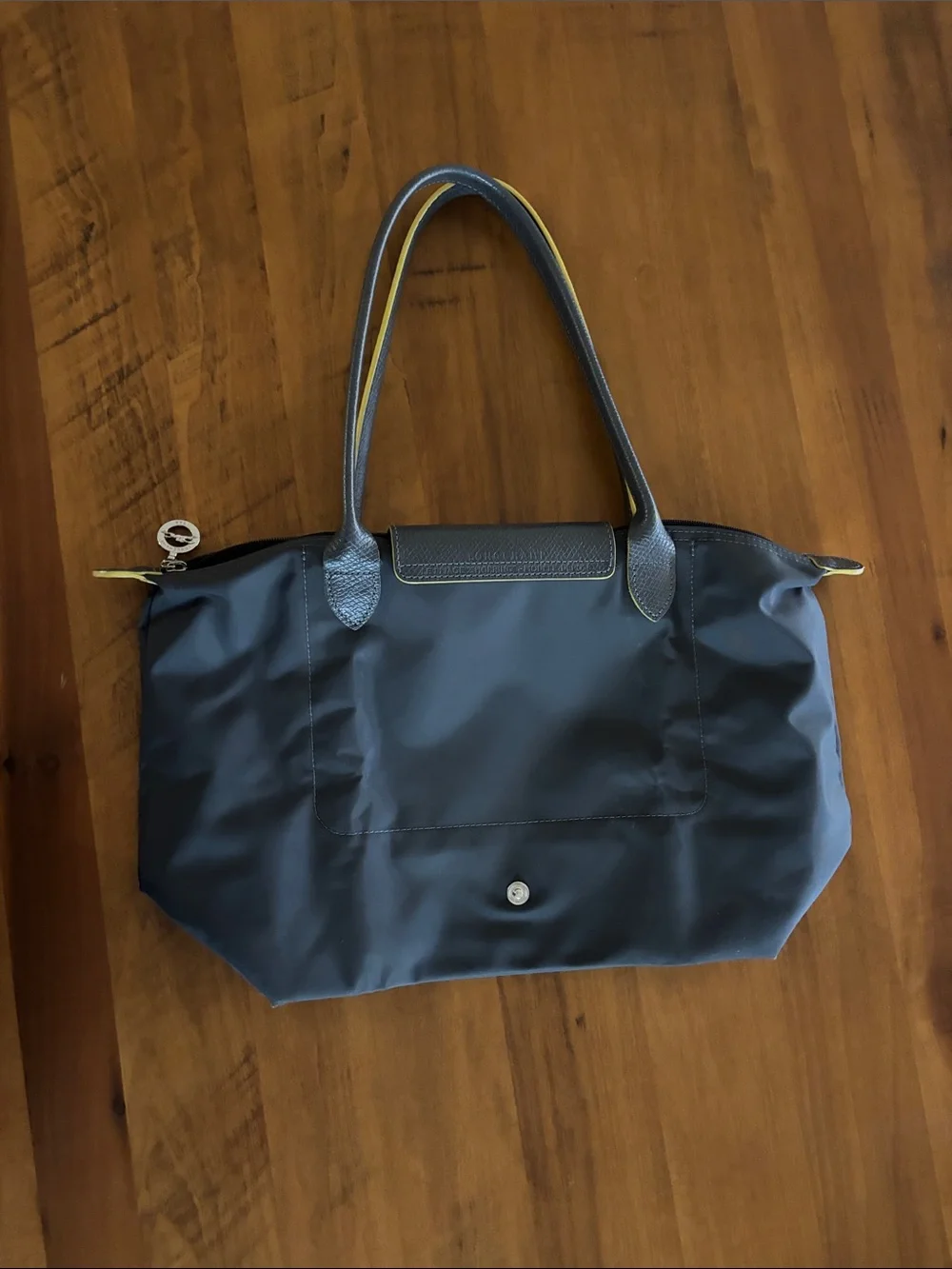 Longchamp 9x15 compact